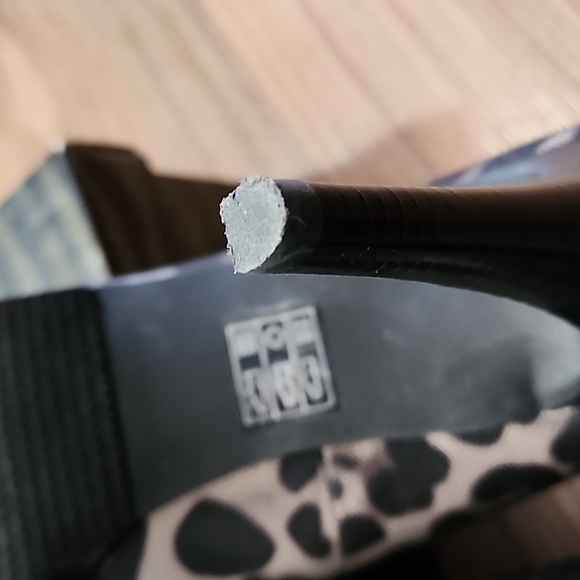 Moda Spana Plebe Platform Peep-Toe Heels, Size 11 - Picture 6 of 14